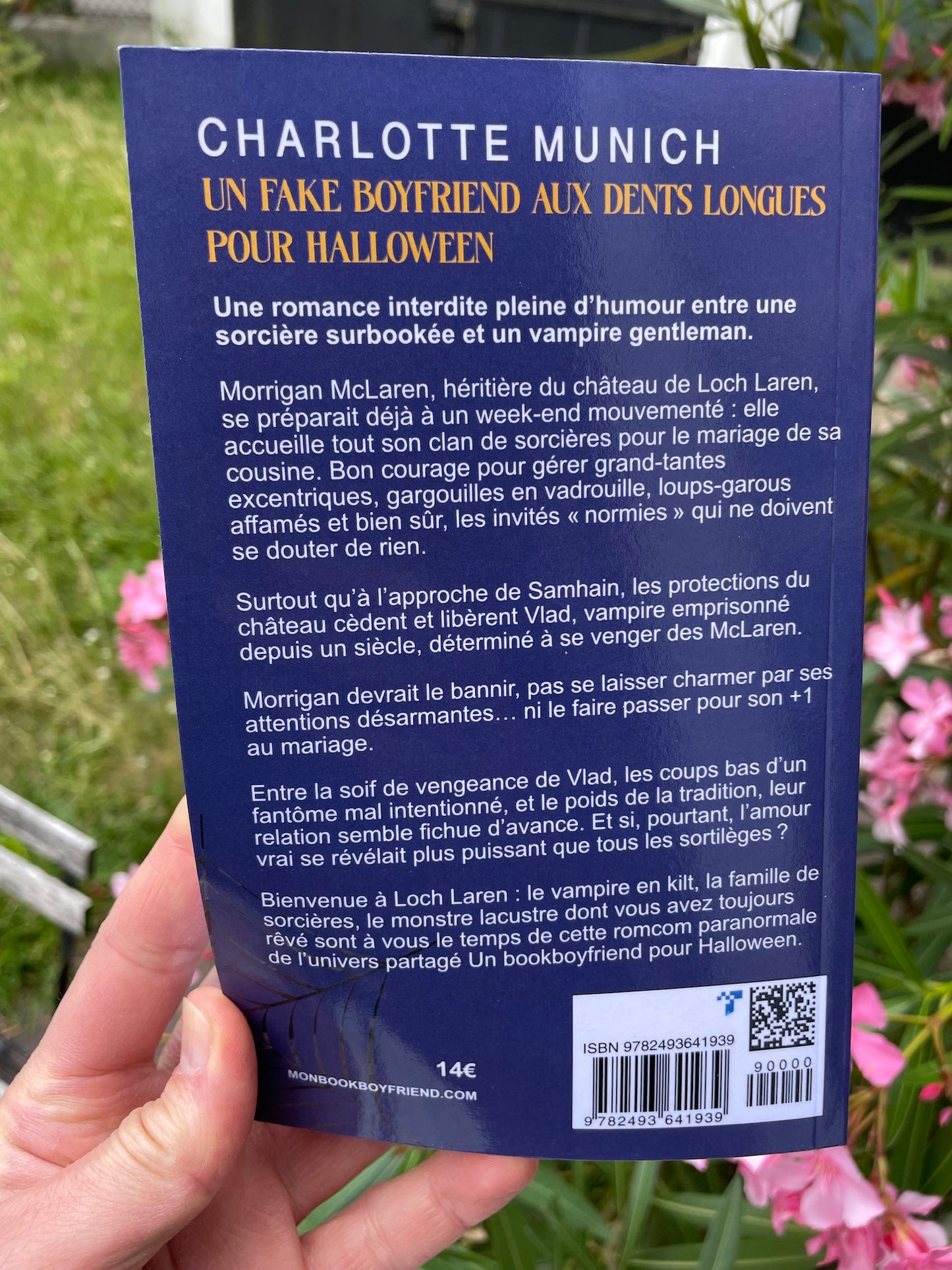 Un fake boyfriend aux dents longues pour Halloween (version papier brochée)