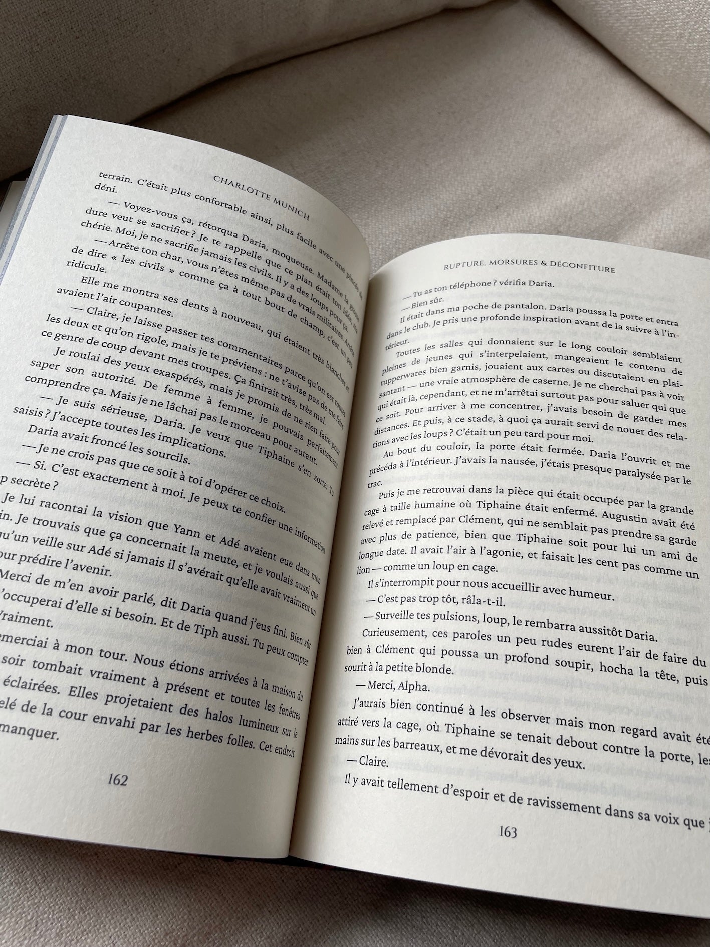 🌹 Les Roses d’Outremort : Intégrale Collector Volume 1 (3 romans en 1), DOS CARRÉ